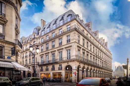 Photo décrivant le bien Remarquable Ensemble Immobilier Situé à Paris Dans Le Quartier Central Des Affaires